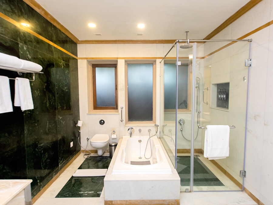 Premium-Bathroom-1-Ramada-Udaipur